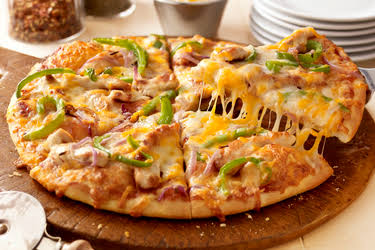 CRISPY CHICKEN CHEESE PIZZA 